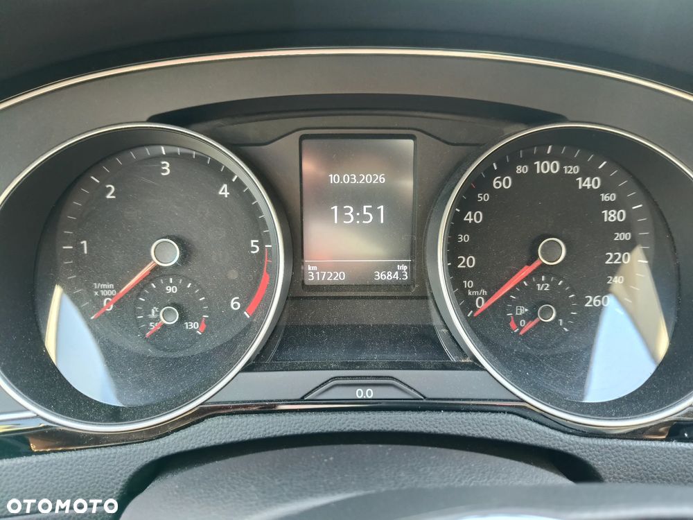 Volkswagen Passat - 18