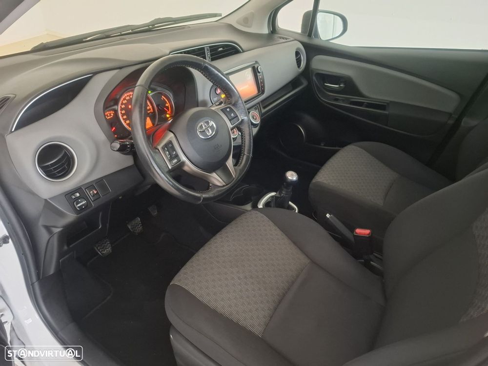Toyota Yaris 1.0 VVT-i Comfort+P.Style - 11