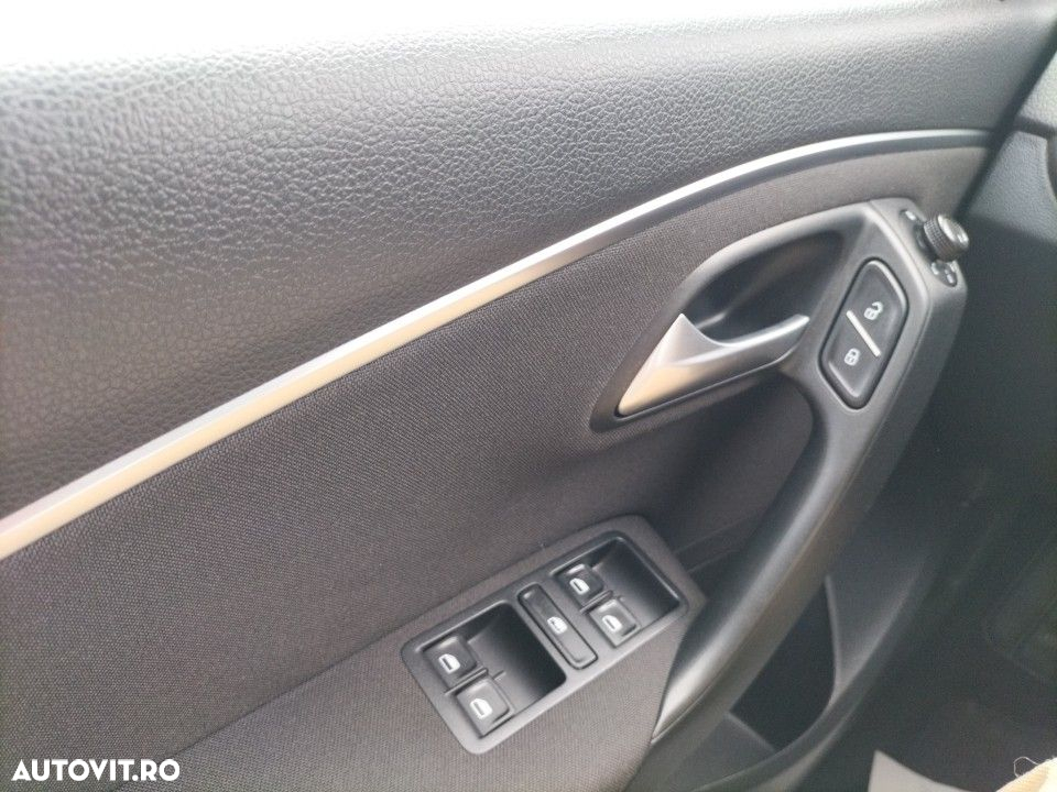 Volkswagen Polo - 12