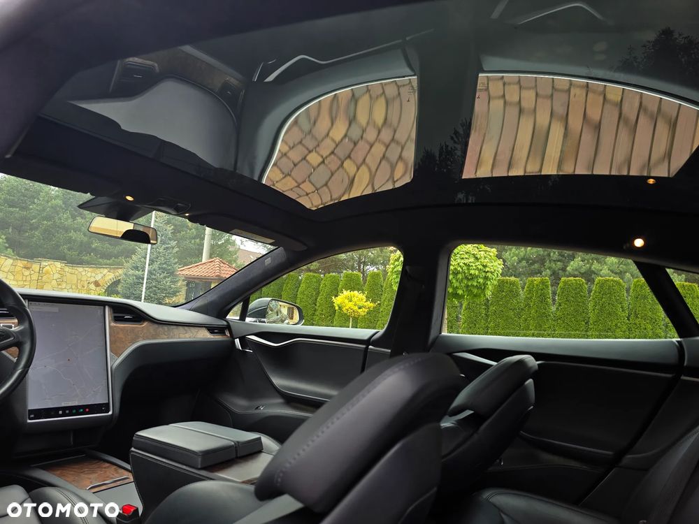 Tesla Model S - 22