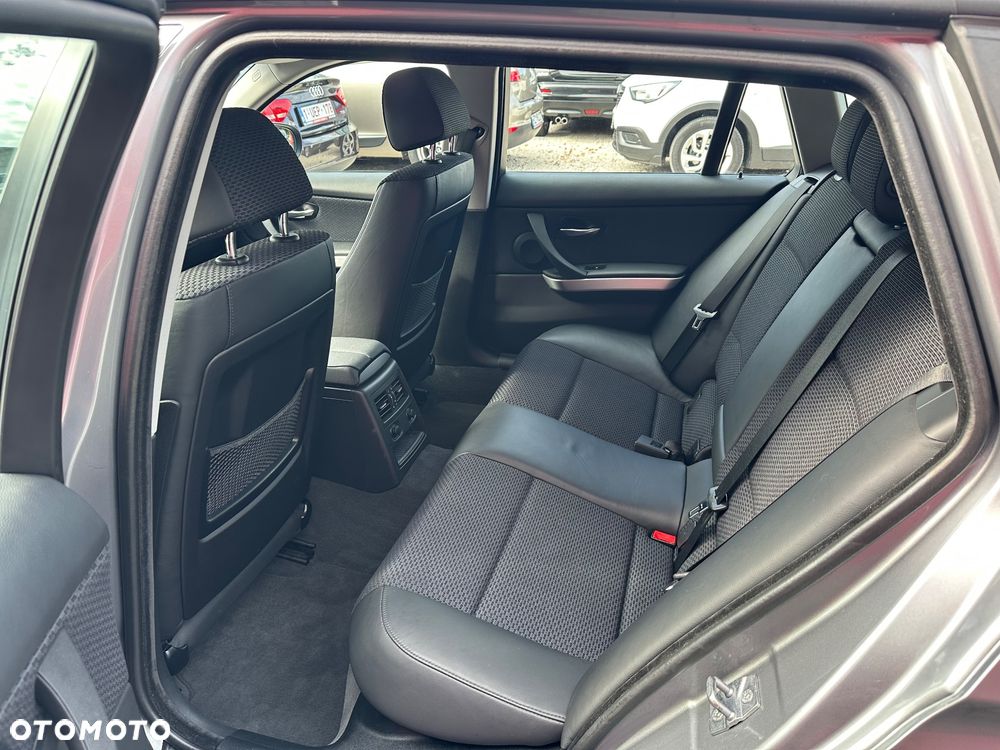 BMW Seria 3 320i Edition Exclusive - 25