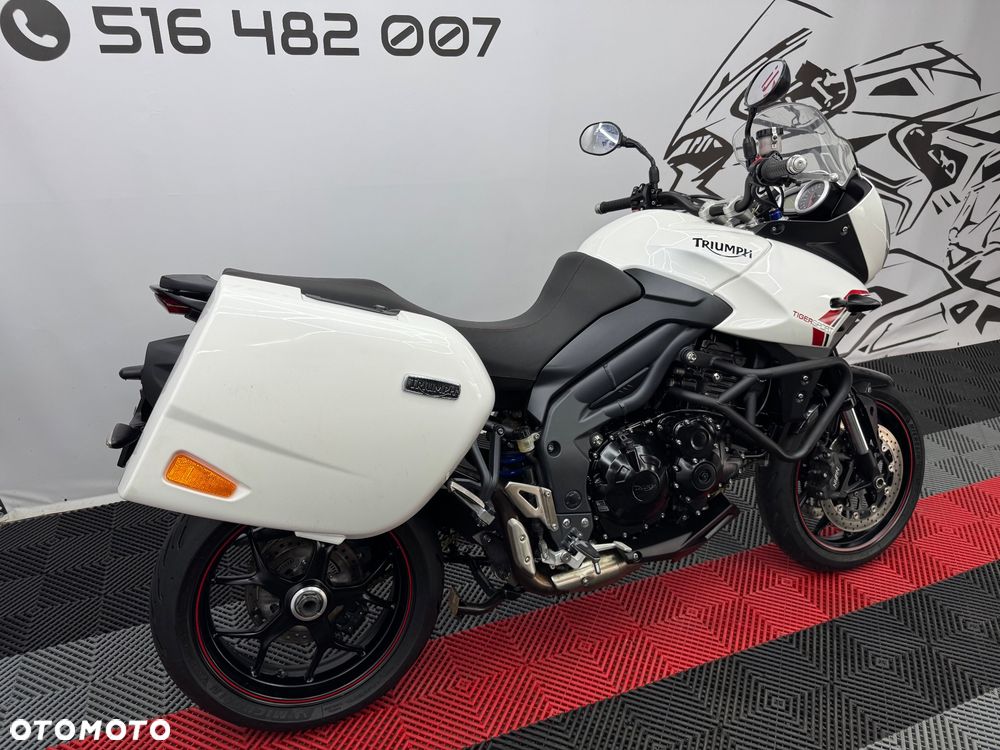 Triumph Tiger - 4