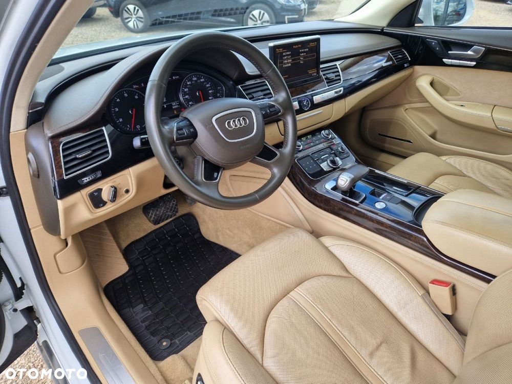 Audi A8 - 6