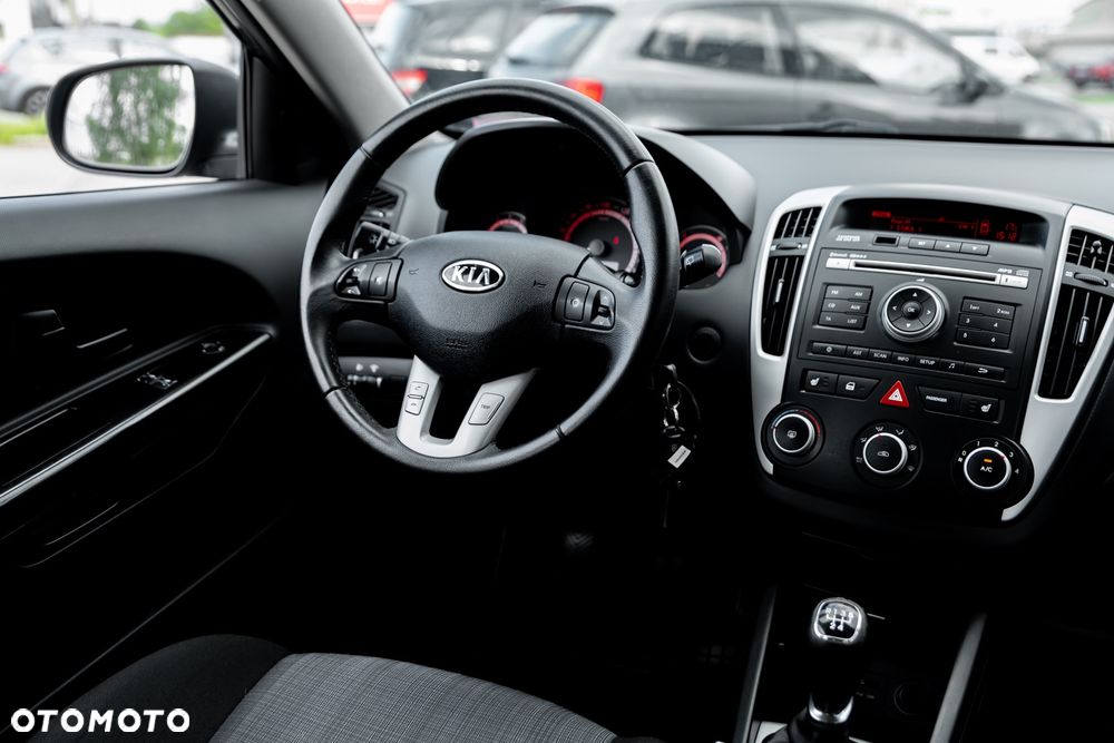 Kia Ceed 1.4 CVVT Spirit - 25