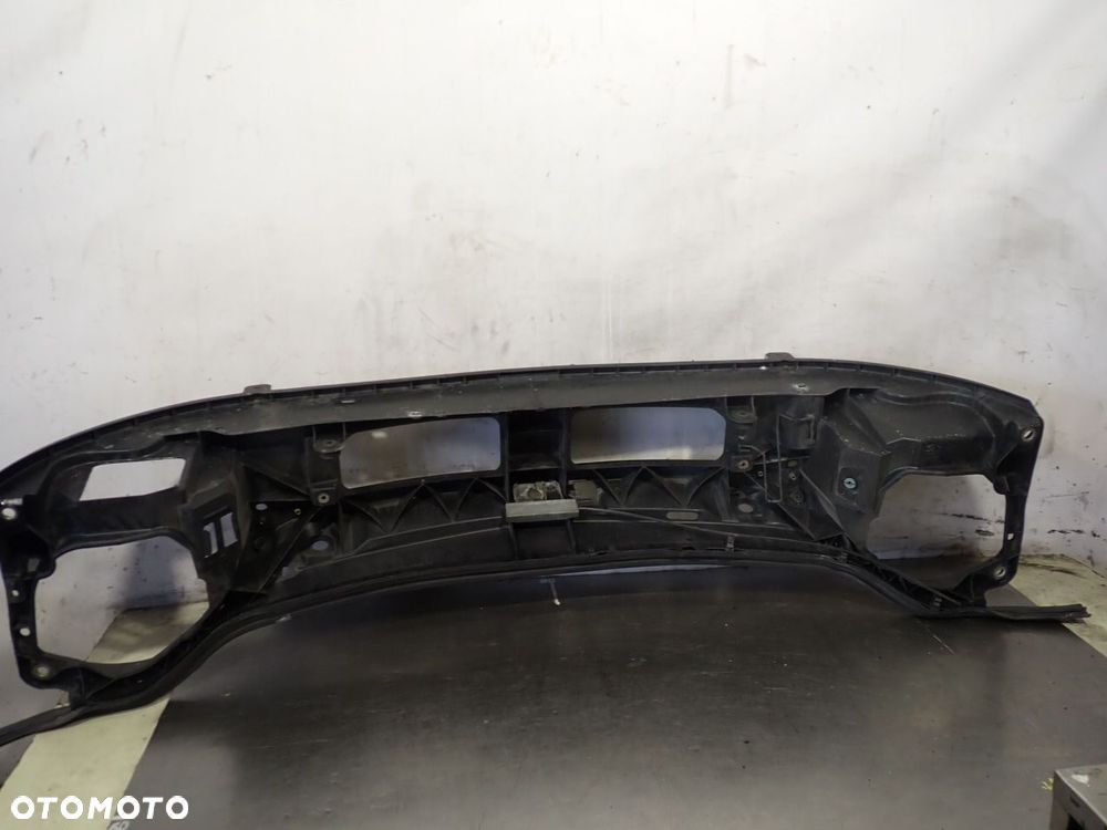 PAS PRZEDNI OKULAR RENAULT TRAFIC II 1.9 - 6