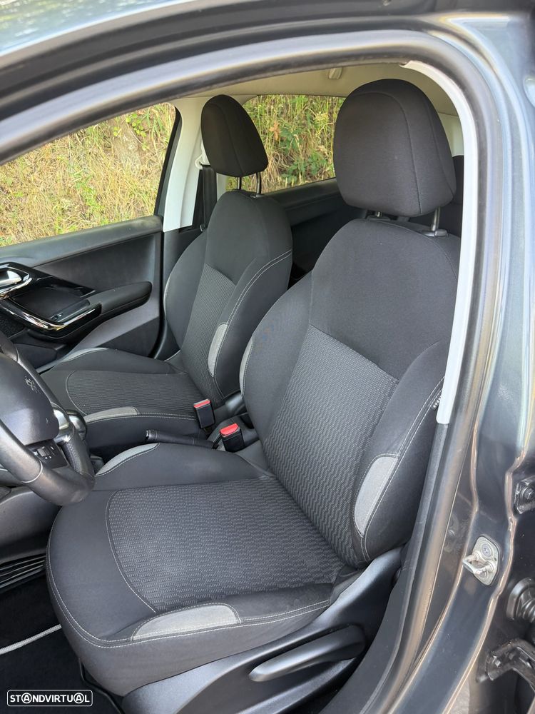 Peugeot 208 1.2 PureTech Style - 5