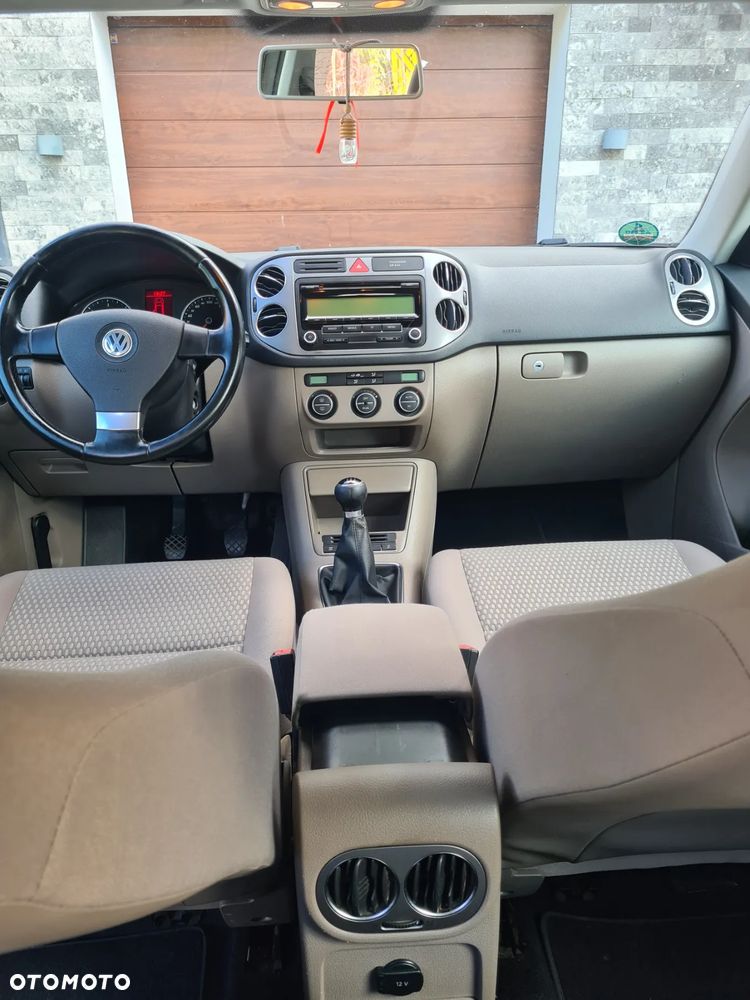 Volkswagen Tiguan 2.0 TDI DPF BlueMotion Technology Trend & Fun - 6