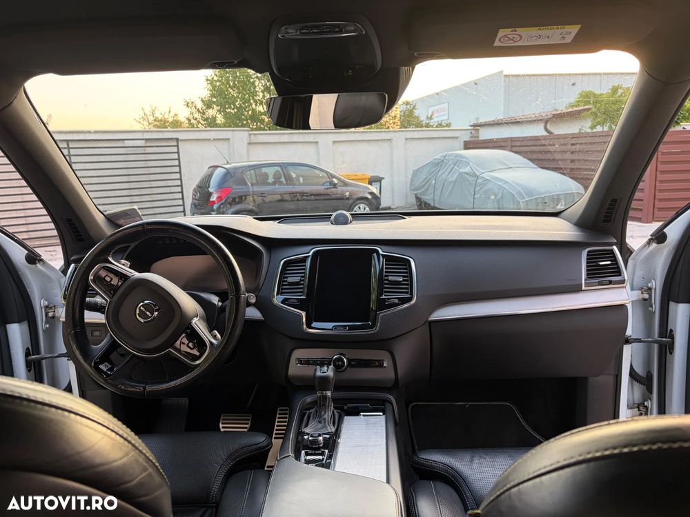 Volvo XC 90 - 9