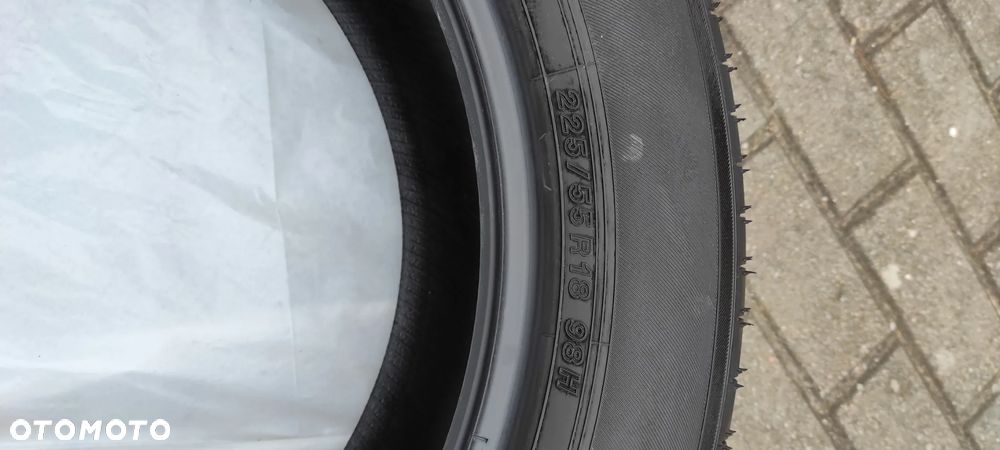 Opony letnie Yokohama 225/55/R18 98 H - 4