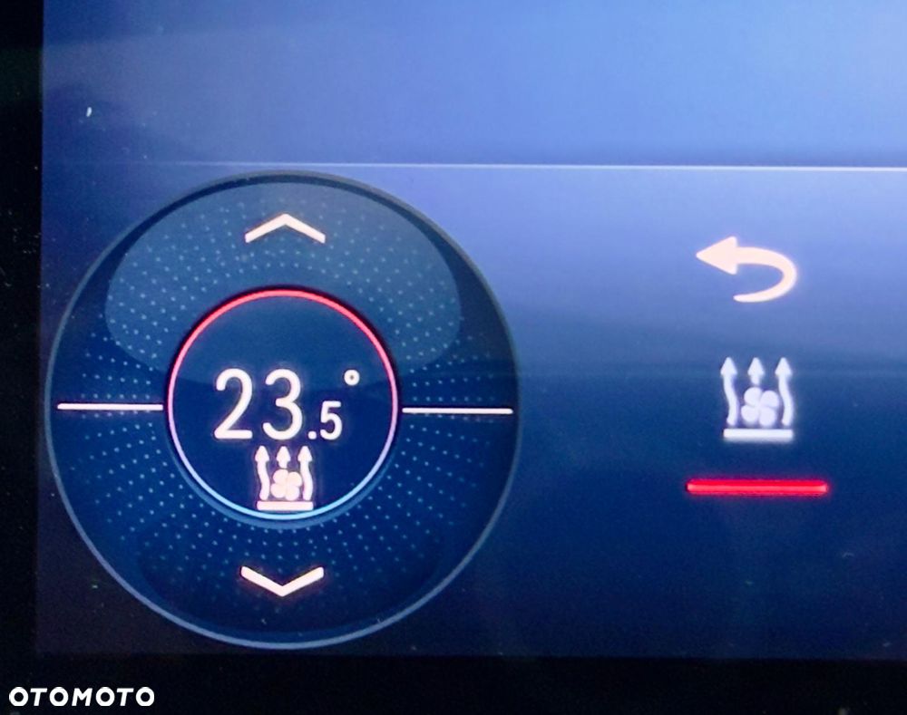 Mercedes-Benz Klasa C ver-300-de-phev-4--matic-amg - 29