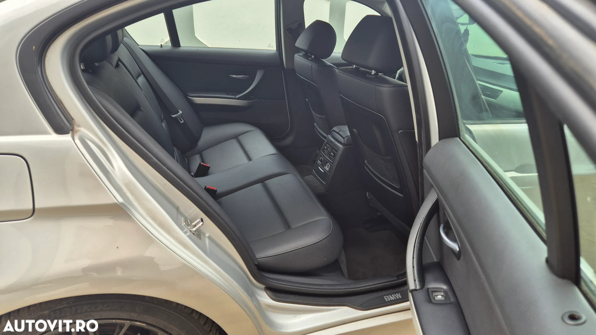 BMW Seria 3 320i - 14