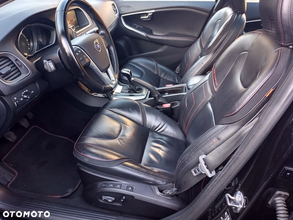 Volvo V40 D2 Drive-E Ocean Race - 11