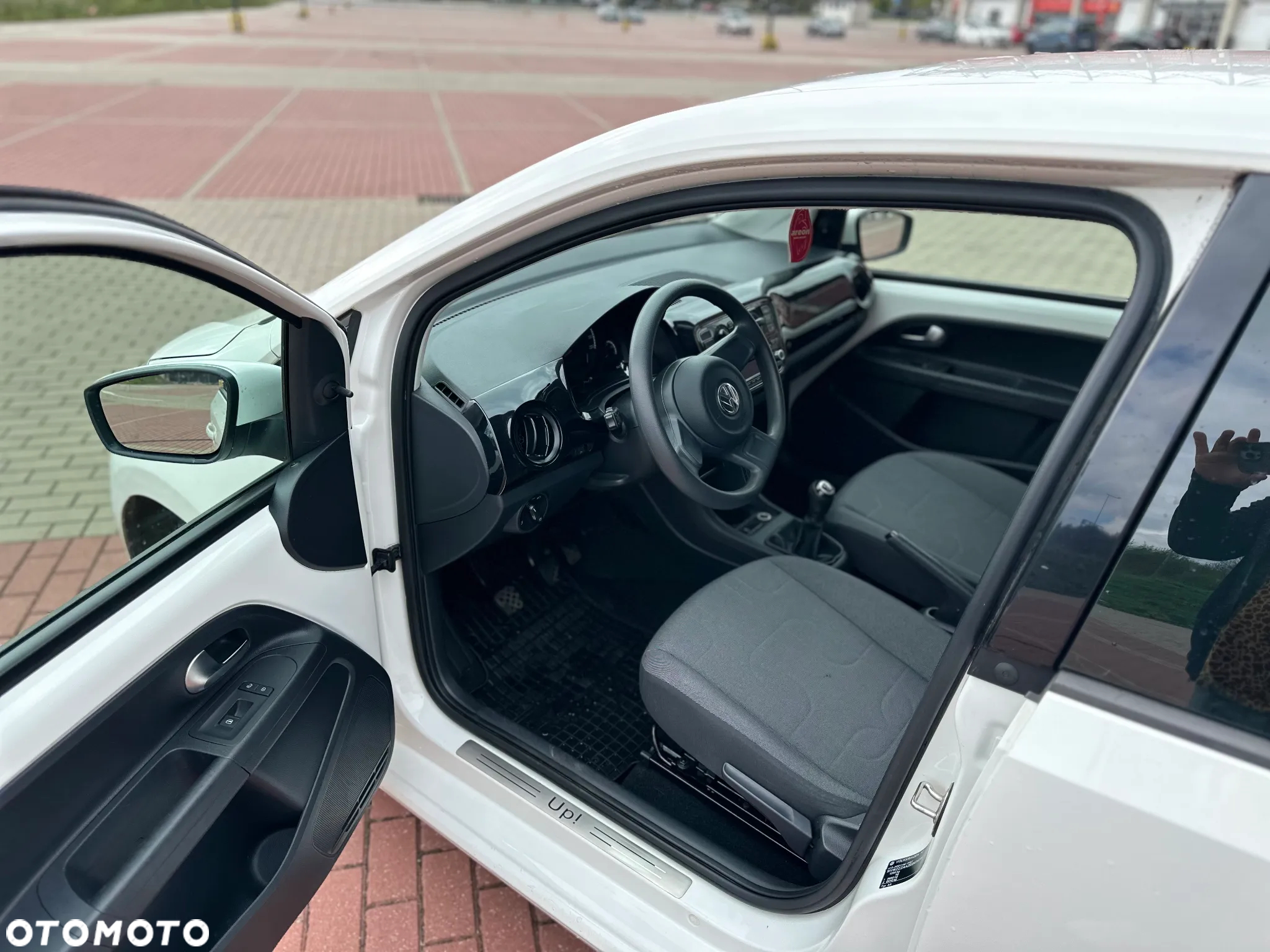Volkswagen up! 1.0 high - 10