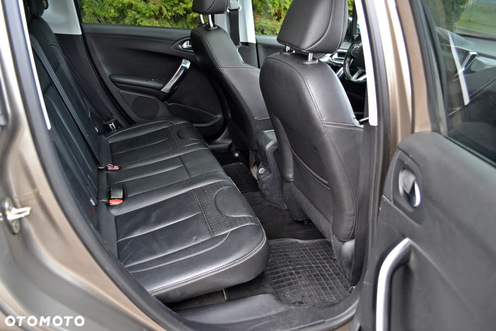 Peugeot 2008 - 25