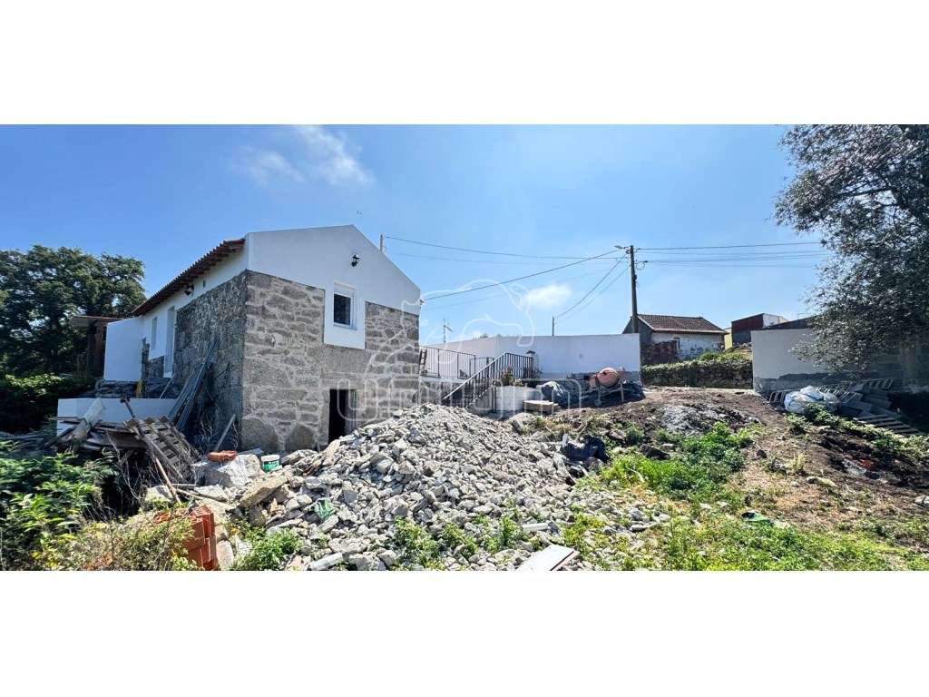 Moradia T2+1 em Vila de Punhe - Grande imagem: 2/15