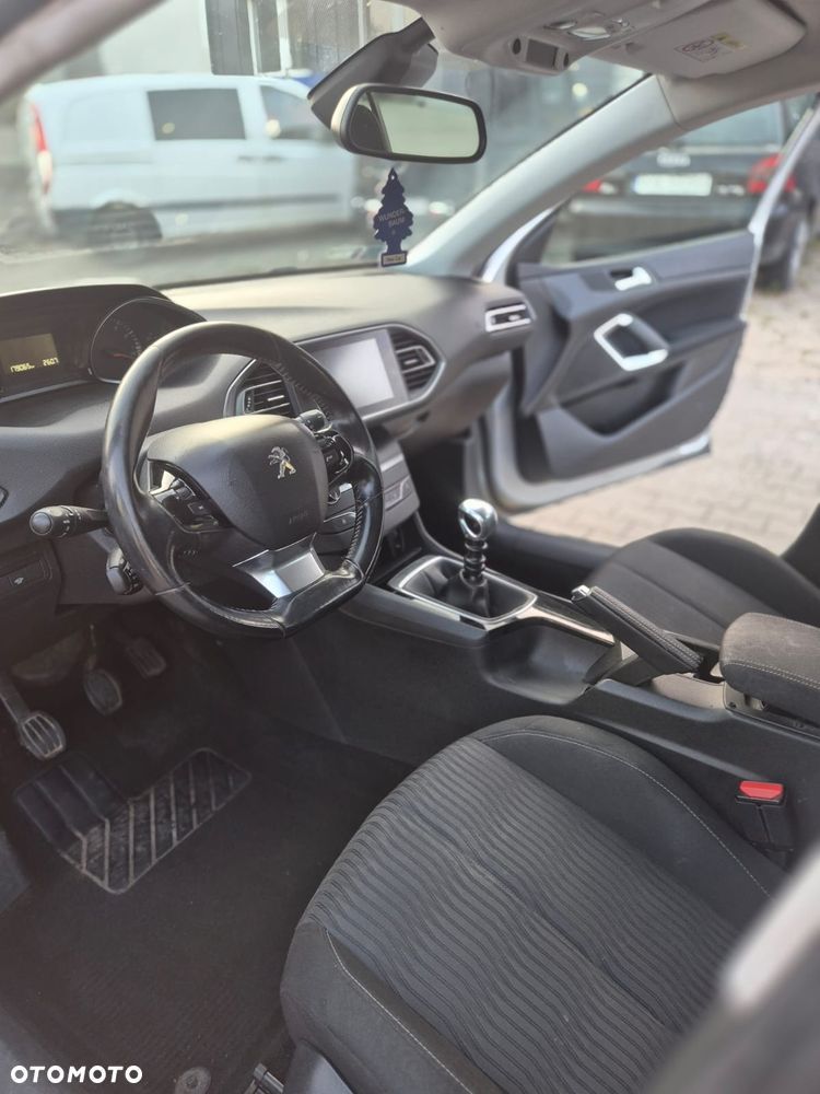 Peugeot 308 1.6 THP Active - 8