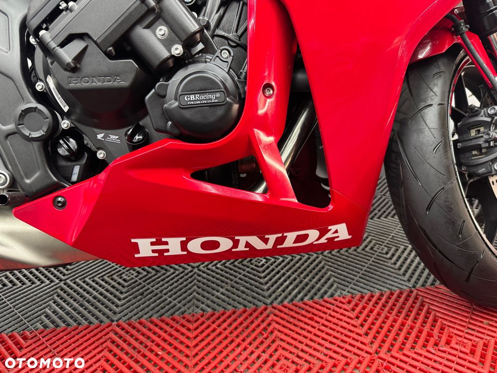 Honda CBR - 35