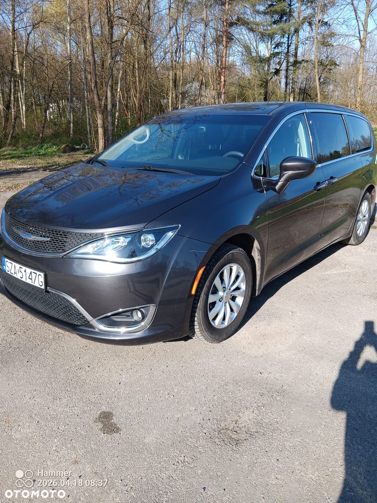 Chrysler Pacifica - 1