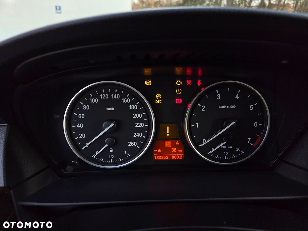 BMW Seria 5 523i - 22