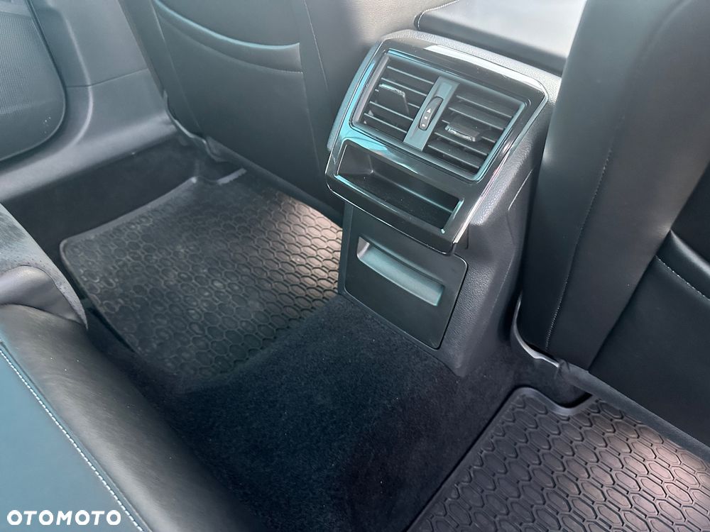 Skoda Superb 2.0 TDI SCR Sportline DSG - 32