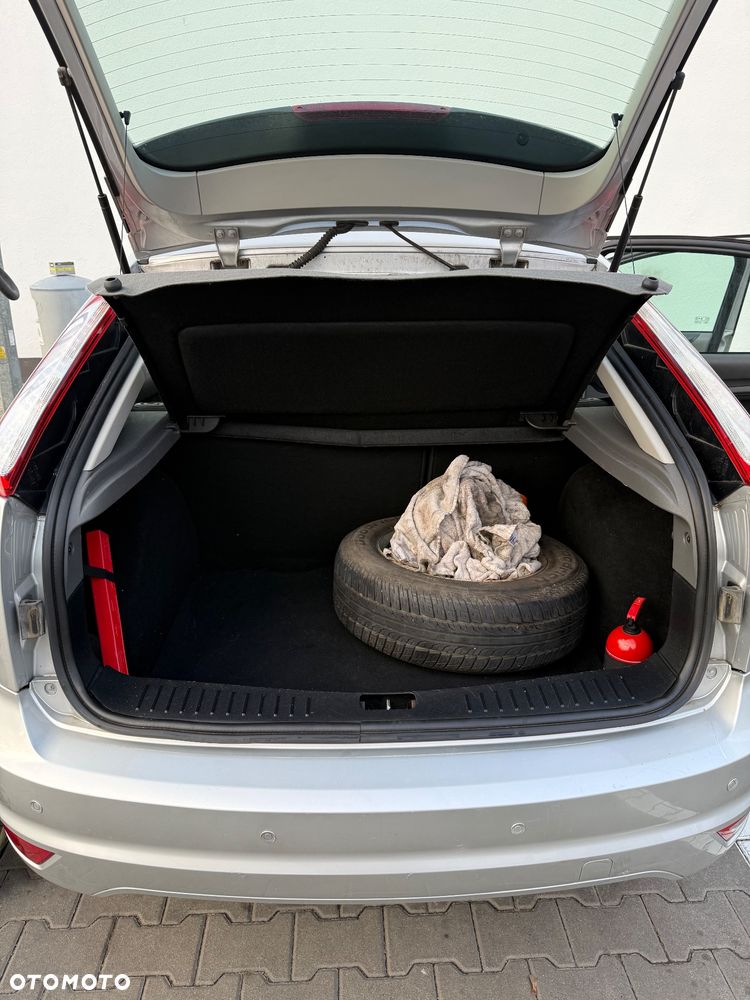 Ford Focus 1.6 Ambiente EU5 - 10