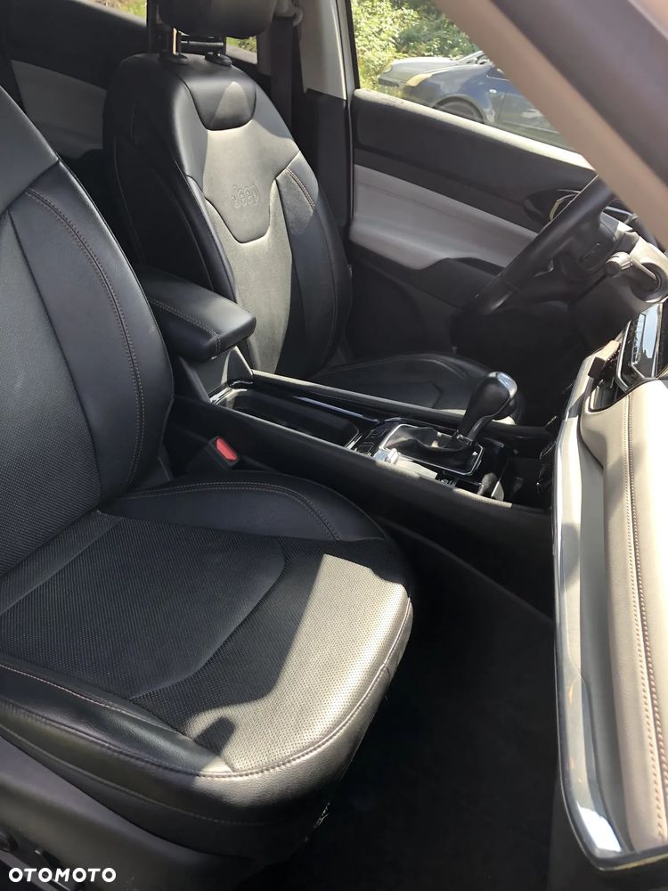 Jeep Compass - 25