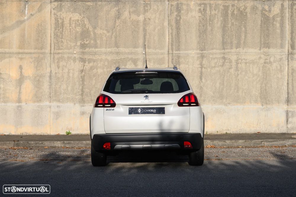 Peugeot 2008 1.2 PureTech Allure EAT6 - 5