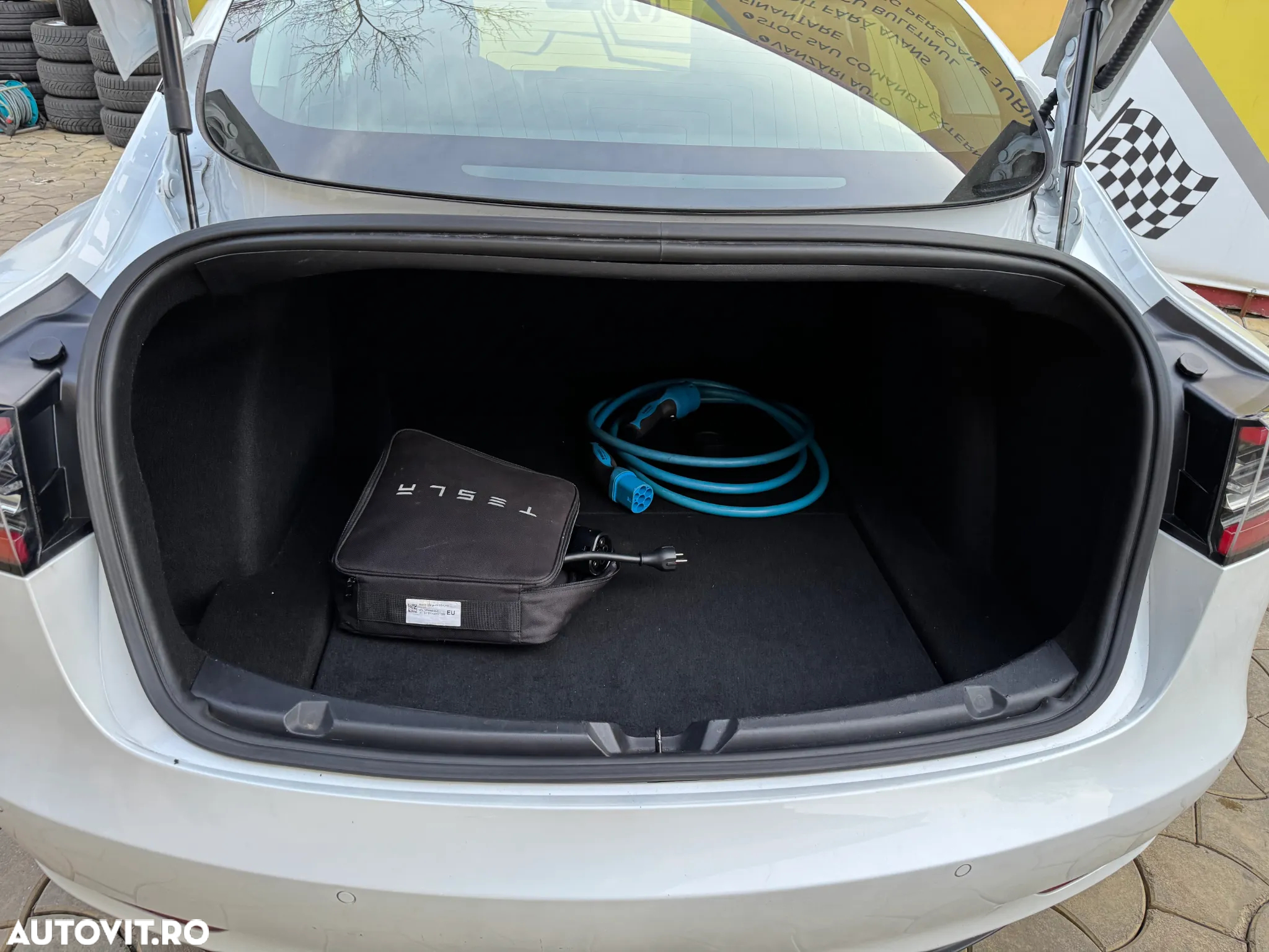 Tesla Model 3 Langstreckenbatterie Allradantrieb Dual Motor - 8