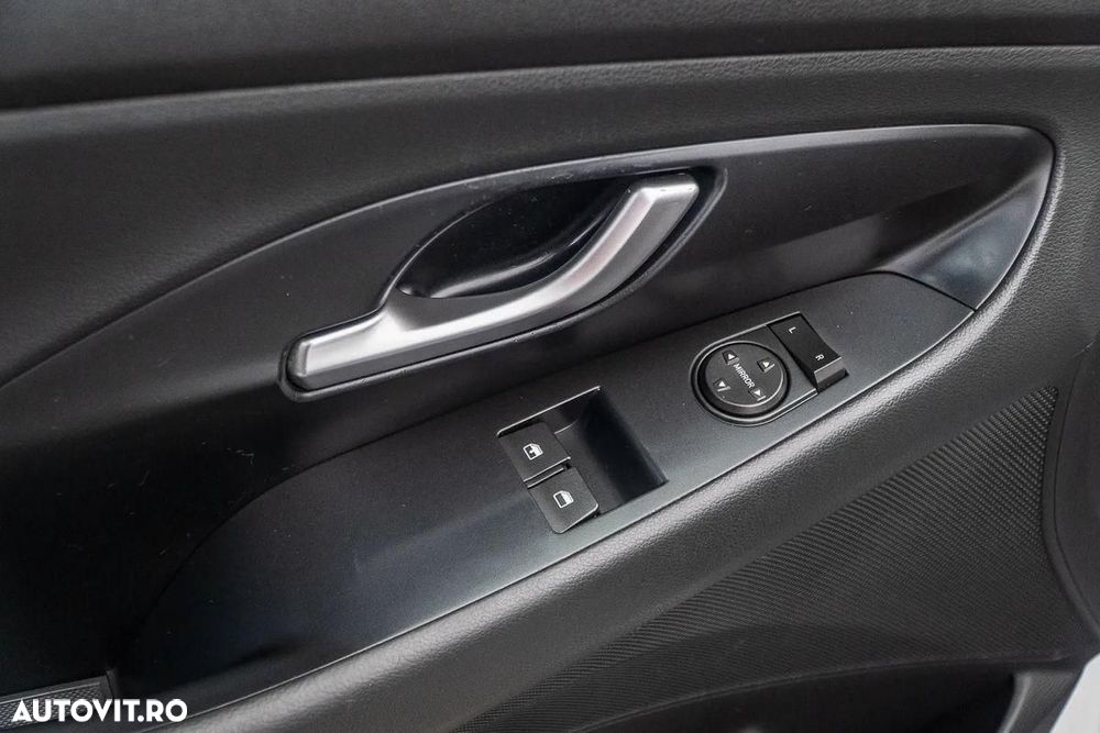 Hyundai i30 1.5 110CP 5DR M/T Comfort - 25