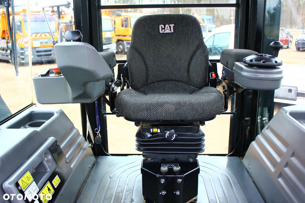Caterpillar CAT CD10 WALEC STALOWY WIBRACYJNY Z DZIELONYMI BĘBNAMI +KOSZ HYDROG AX077 - 22