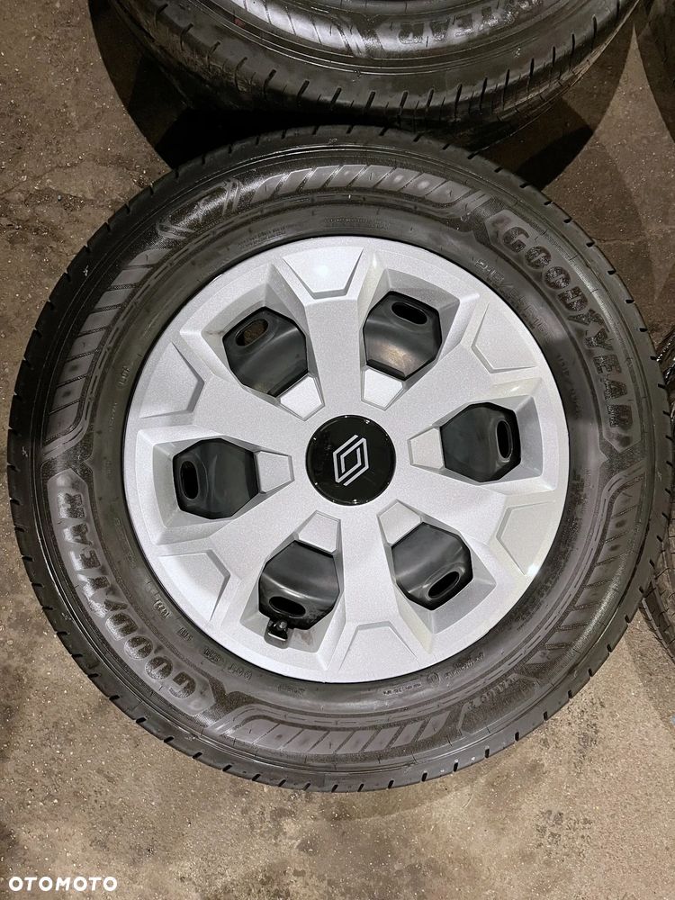 Koła Renault Trafic III 5x114,3 16 Letnie Goodyear 215 65 TPMS - 3
