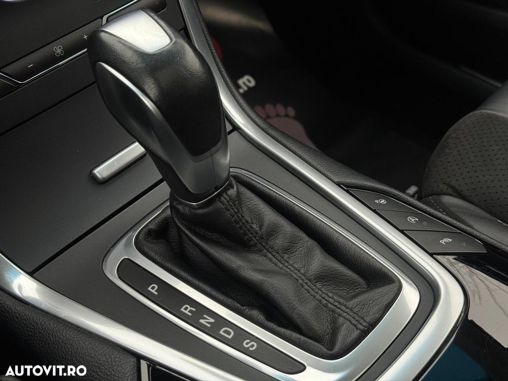 Ford Edge - 11