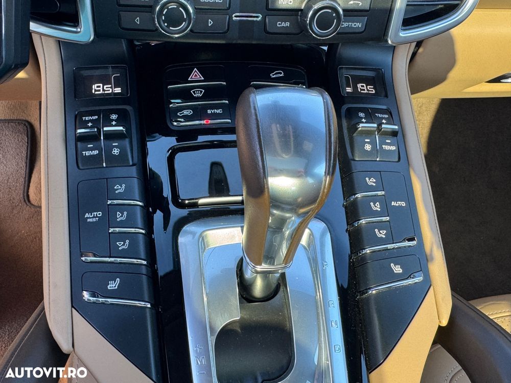 Porsche Cayenne S Hybrid Tiptronic S - 15