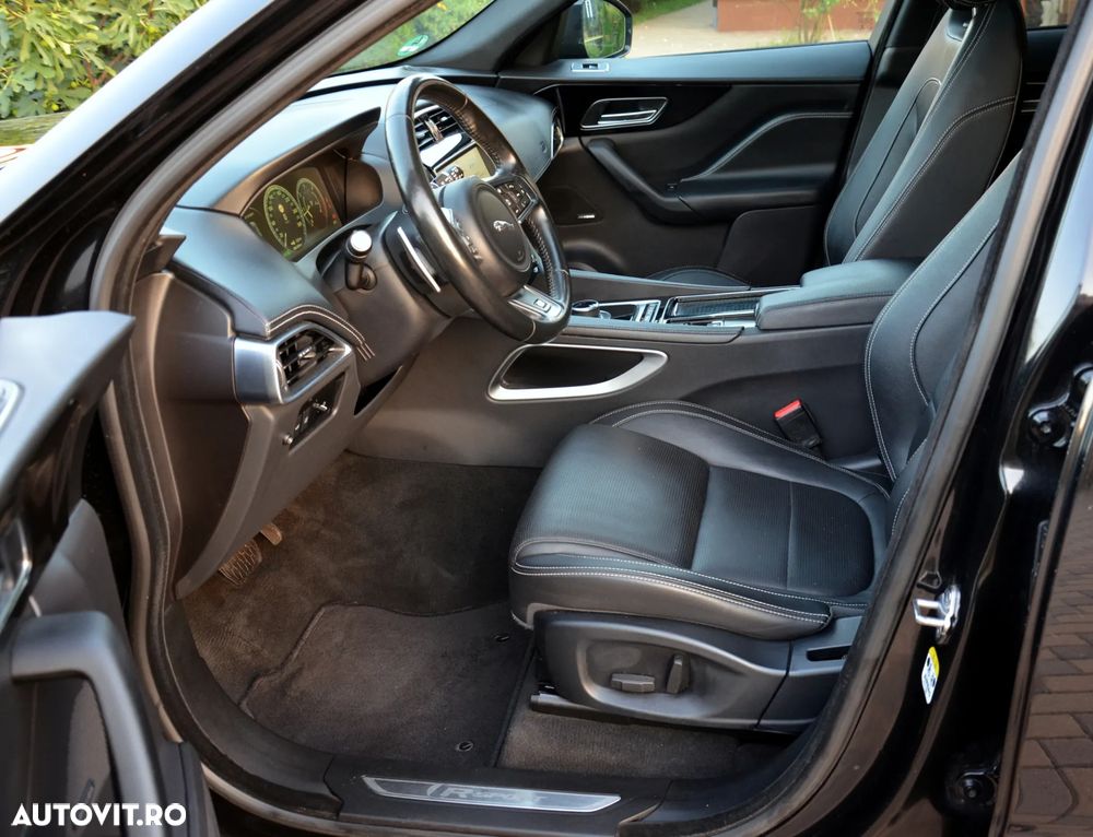 Jaguar F-Pace 25d AWD Aut. R-Sport - 11