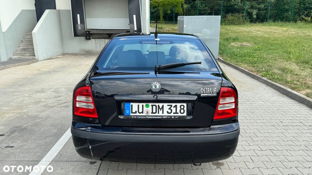 Skoda Octavia 1.6 Tour - 7