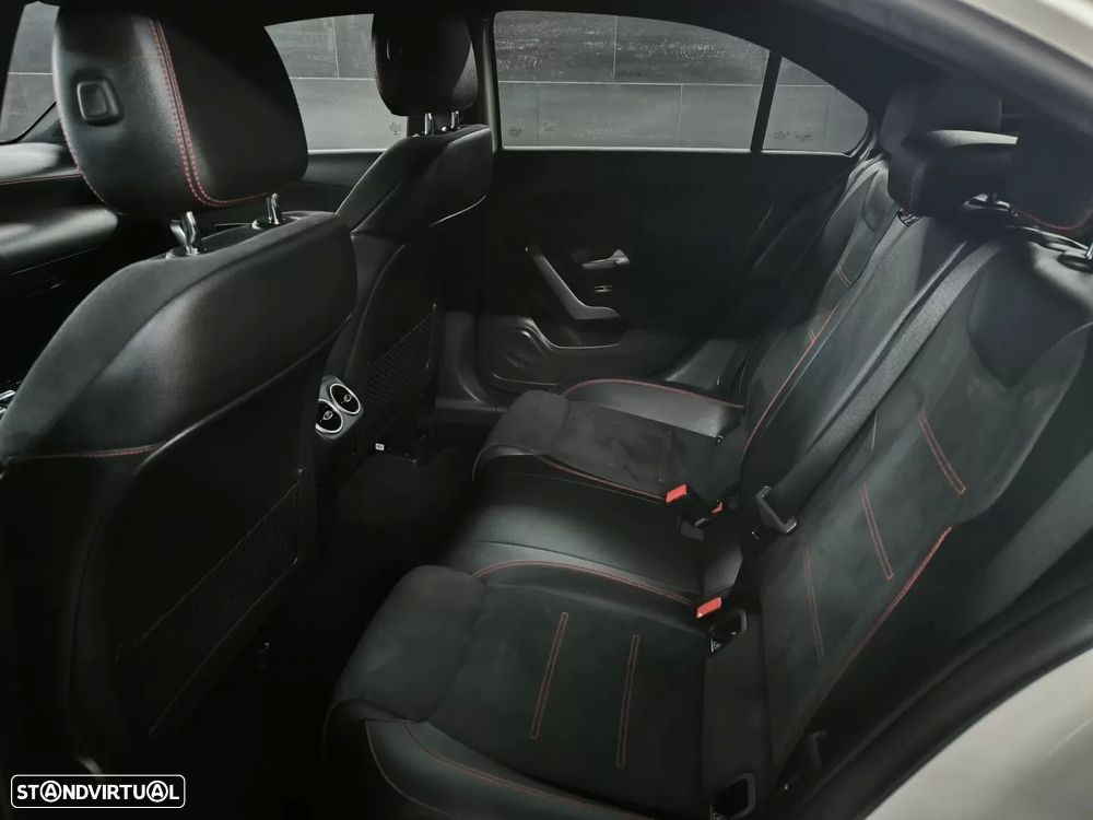 Mercedes-Benz A 250 Limousine e AMG Line - 21