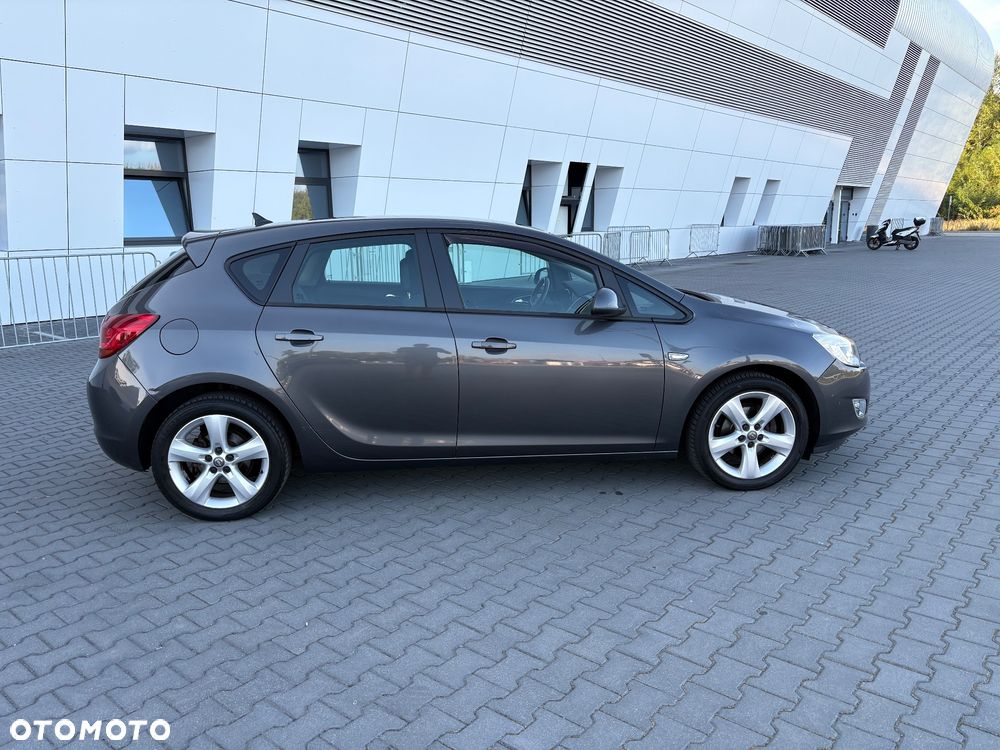 Opel Astra 1.6 Edition - 9
