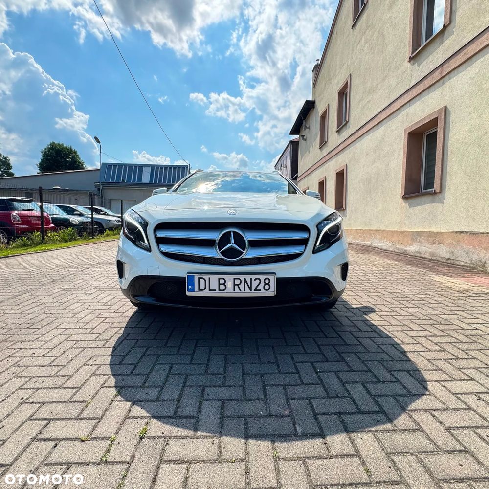Mercedes-Benz GLA 200 7G-DCT - 2