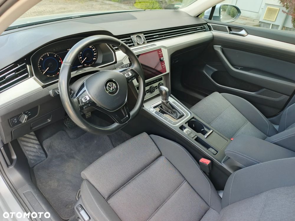 Volkswagen Passat 2.0 TDI (BlueMotion Technology) DSG Highline - 9
