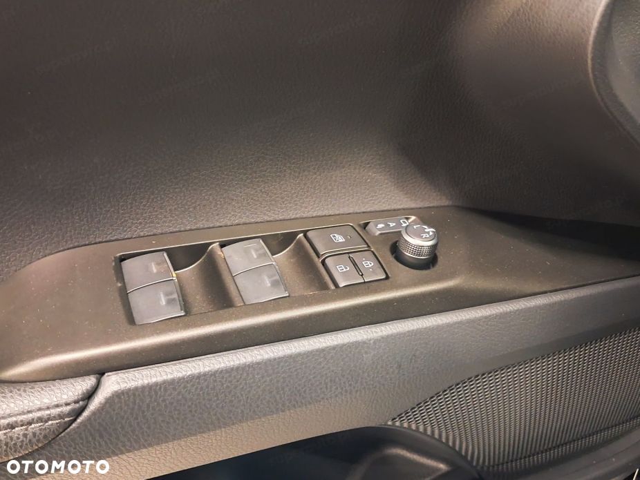 Toyota Camry - 7