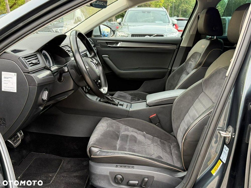 Skoda Superb 2.0 TDI SCR 4x4 Scout DSG - 13