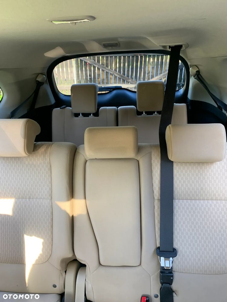Mitsubishi Outlander 2.2 DID Intense + - 9