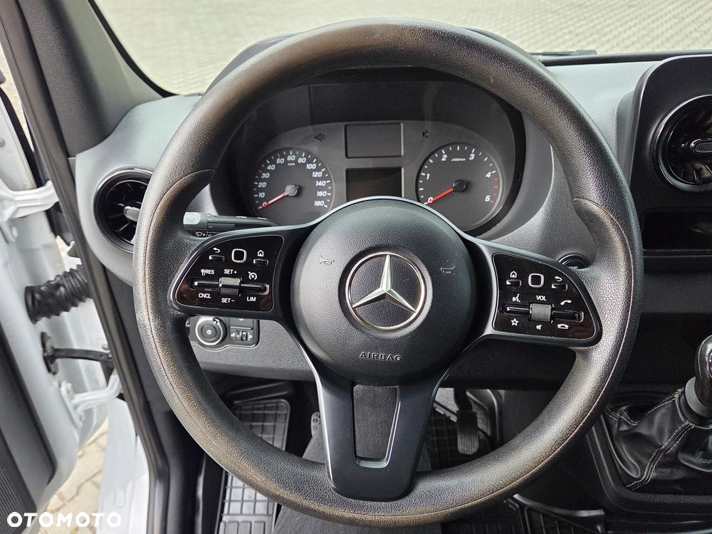 Mercedes-Benz Sprinter - 17