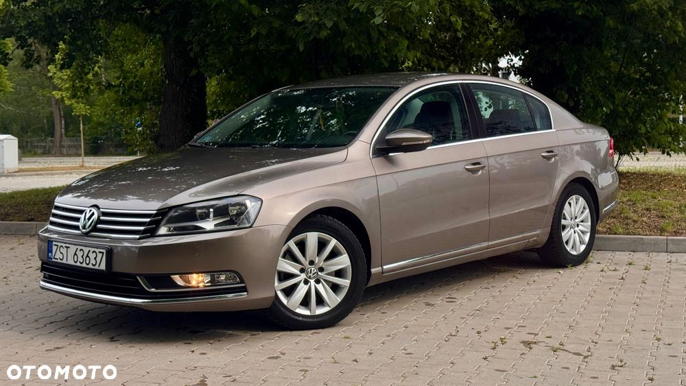 Volkswagen Passat 1.8 TSI Exclusive - 23