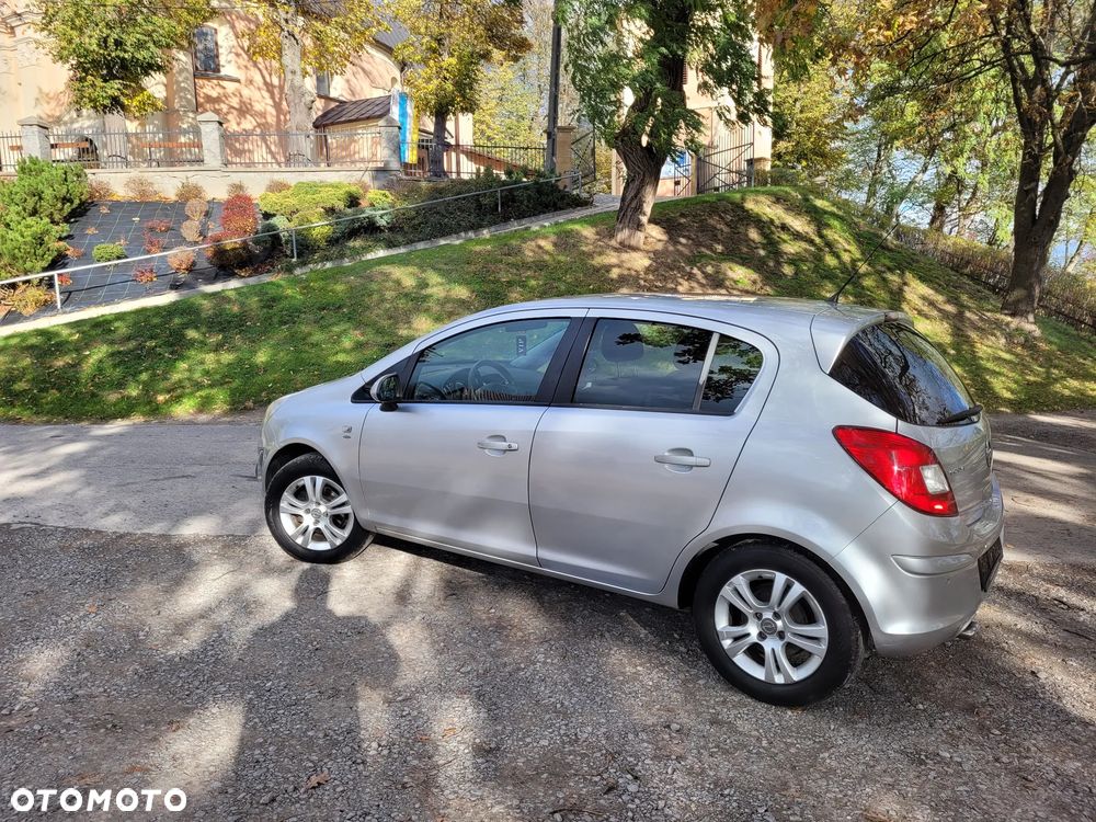 Opel Corsa 1.4 16V Satellite - 4