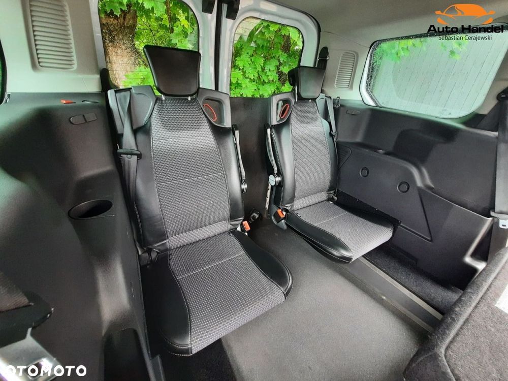 Ford Transit Connect - 38