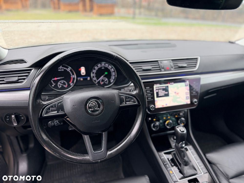 Skoda Superb 2.0 TDI 4x4 DSG Premium Edition - 14