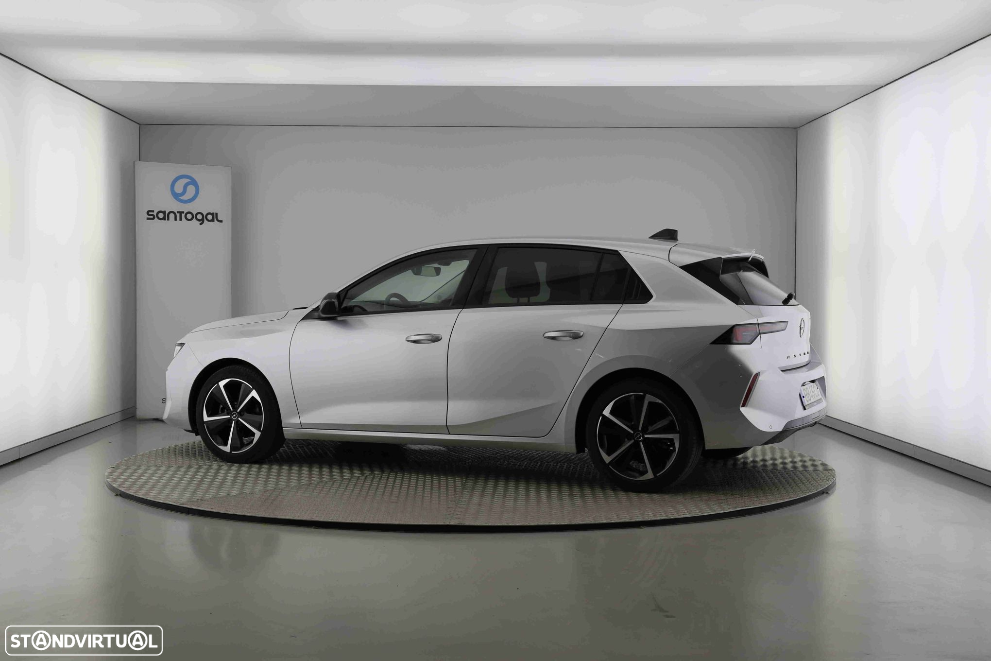 Opel Astra 1.2 T Elegance - 5