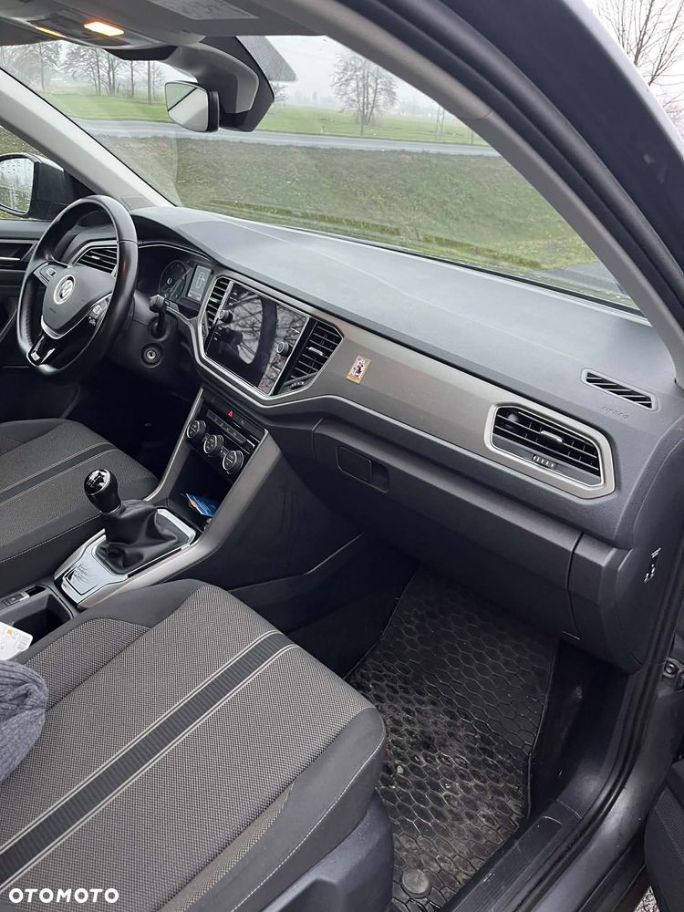 Volkswagen T-Roc - 11