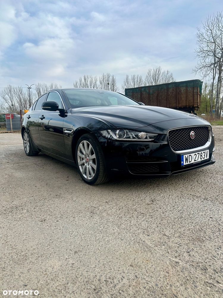 Jaguar XE 2.0 T Prestige - 1